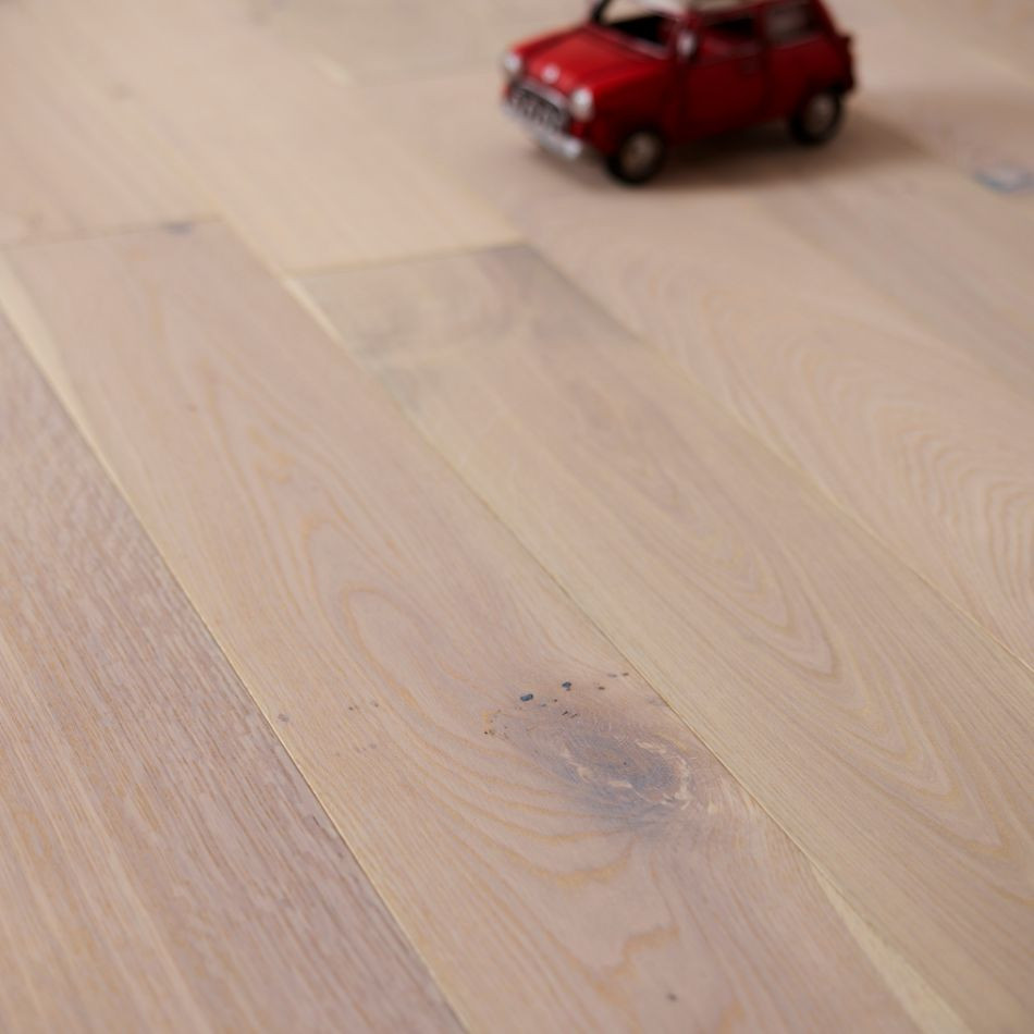 Artisan Flooring White Oiled Traditional 18/4 French Oak 